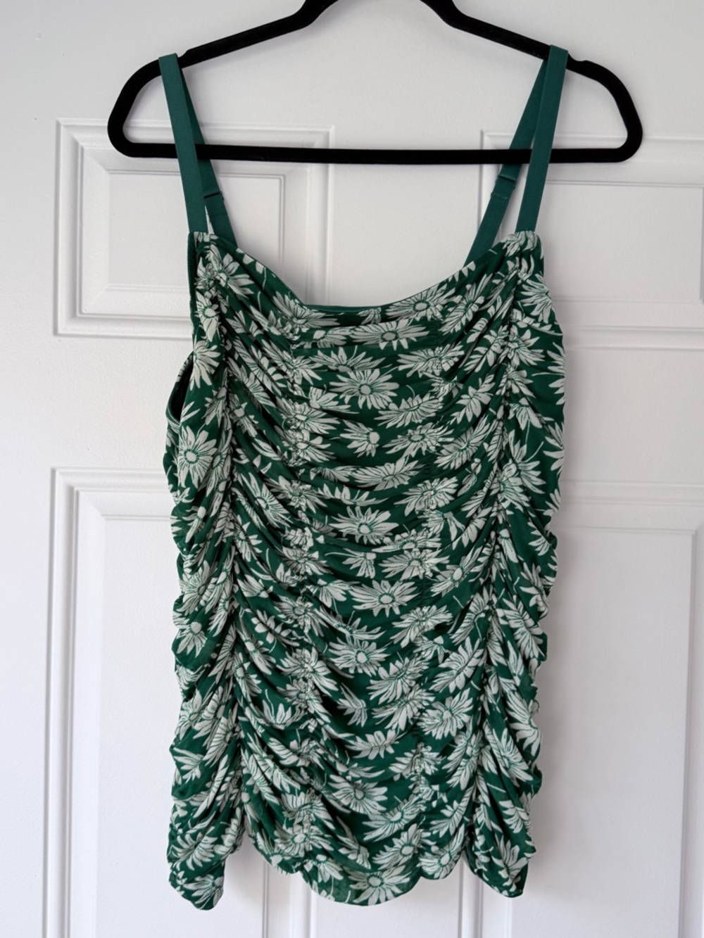 NWT TORRID‎ SIZE 2 2x 18 20 Ruched Tank Top Green Floral Boho Stretchy
